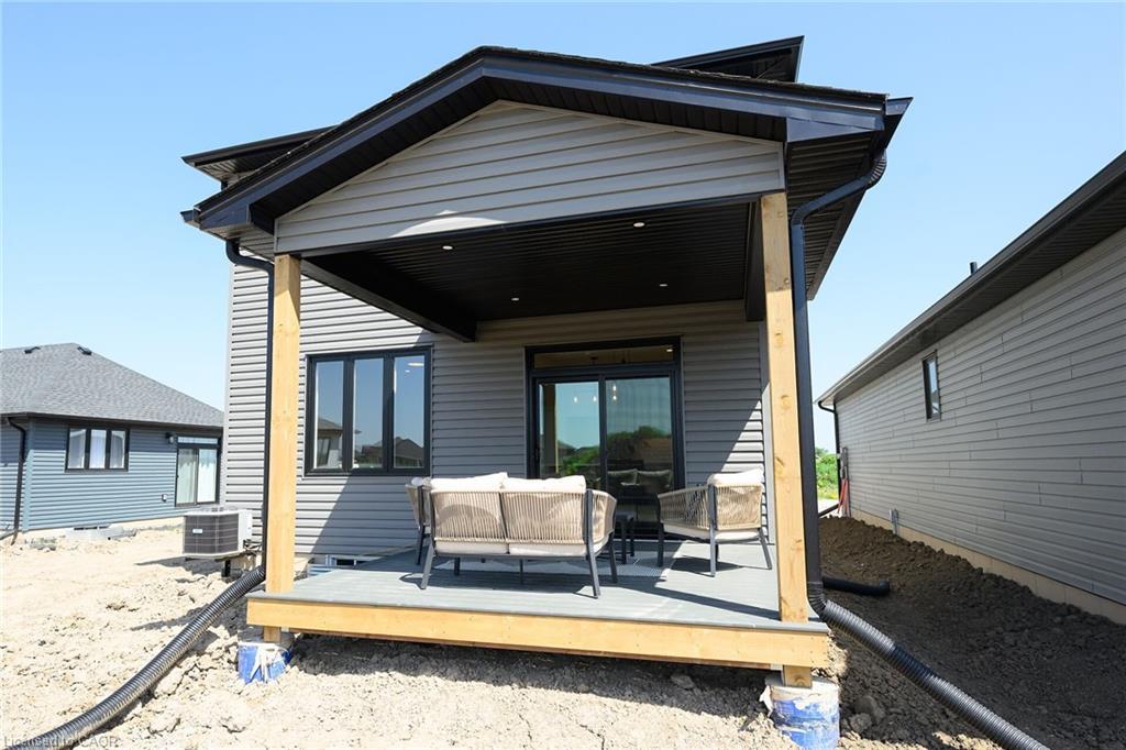 160 Craddock Boulevard, Jarvis, ON - Outdoor With Deck Patio Veranda With Exterior