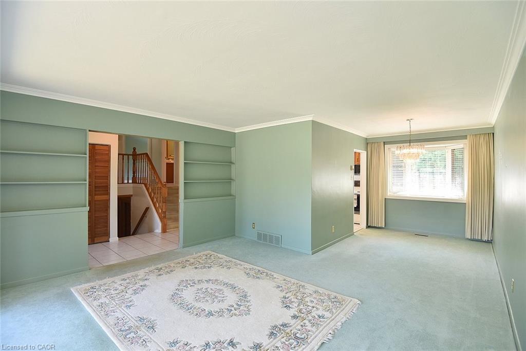 552 Hull Court, Burlington, ON - Indoor Photo Showing Other Room