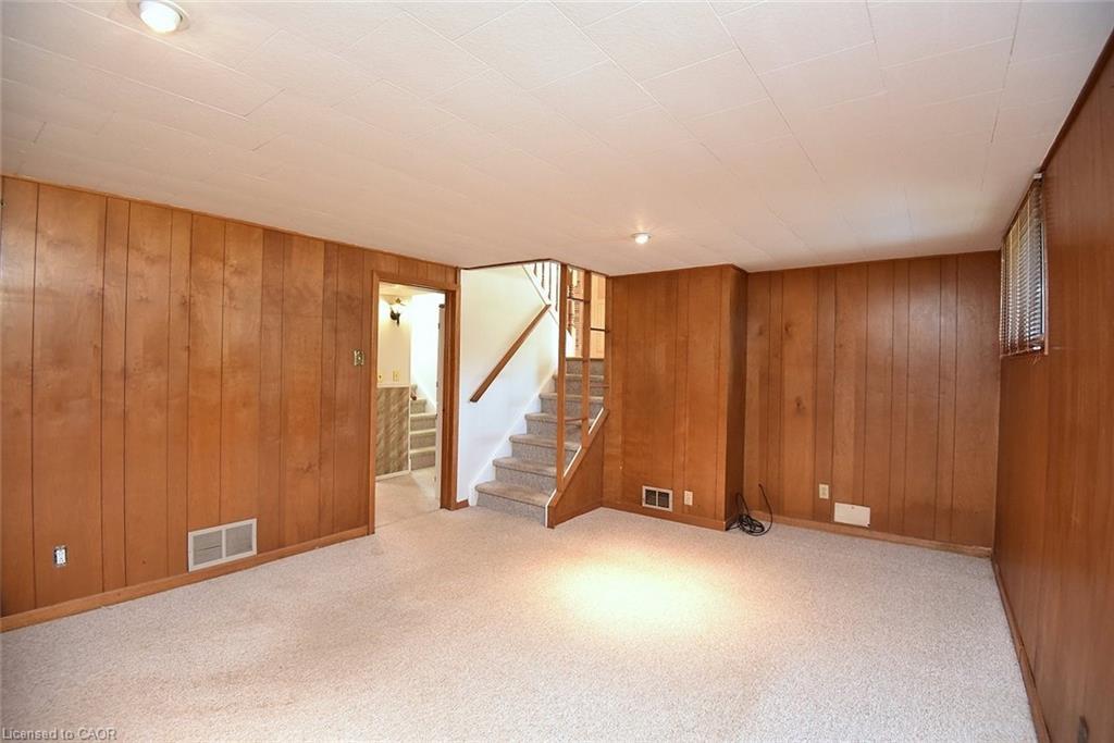 552 Hull Court, Burlington, ON - Indoor Photo Showing Other Room