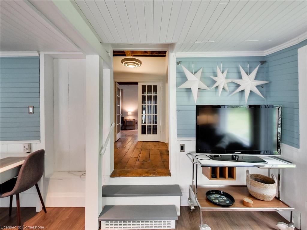 6142 Guelph Line, Burlington, ON - Indoor