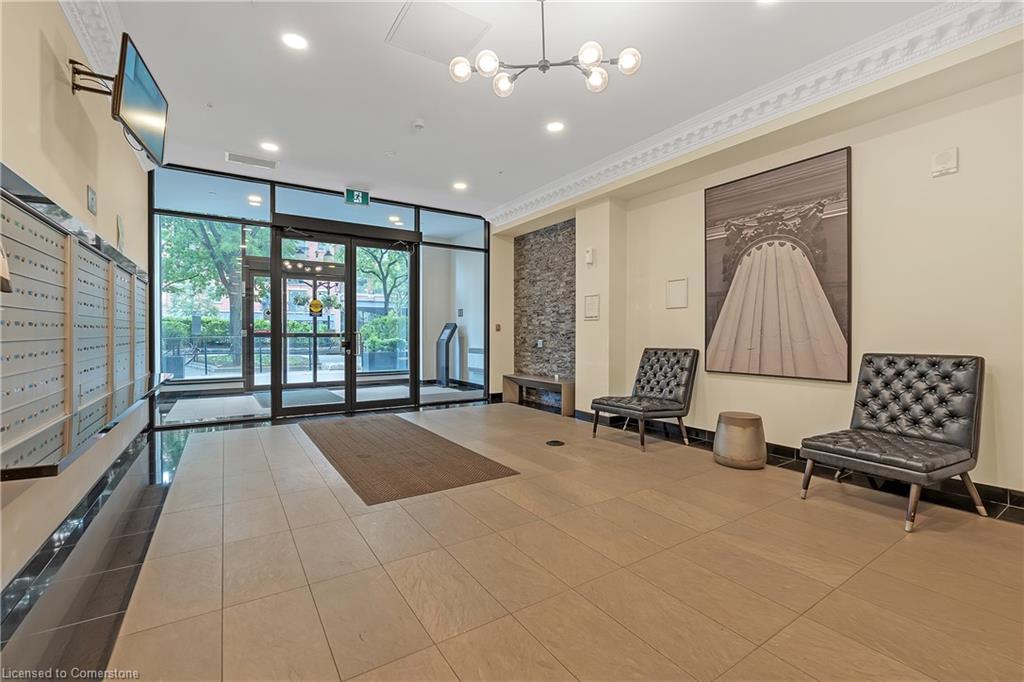 1006-112 King Street E, Hamilton, ON - Indoor Photo Showing Other Room