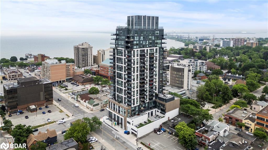 307-2007 James Street Street, Burlington, ON - Outdoor With View