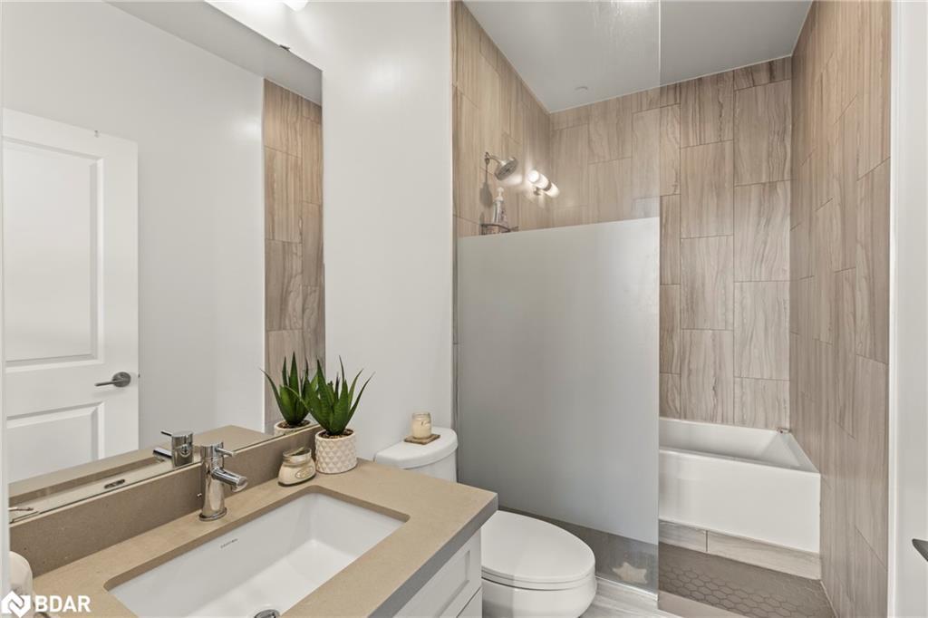 307-2007 James Street Street, Burlington, ON - Indoor Photo Showing Bathroom