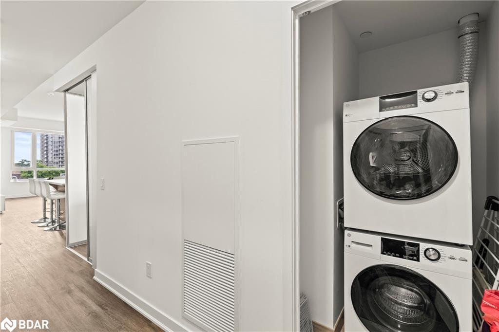 307-2007 James Street Street, Burlington, ON - Indoor Photo Showing Laundry Room