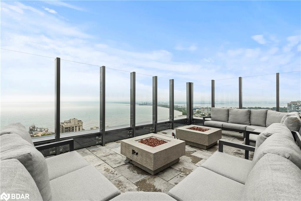 307-2007 James Street Street, Burlington, ON - Photo Showing Living Room