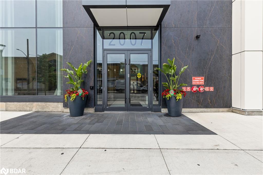 307-2007 James Street Street, Burlington, ON - Outdoor