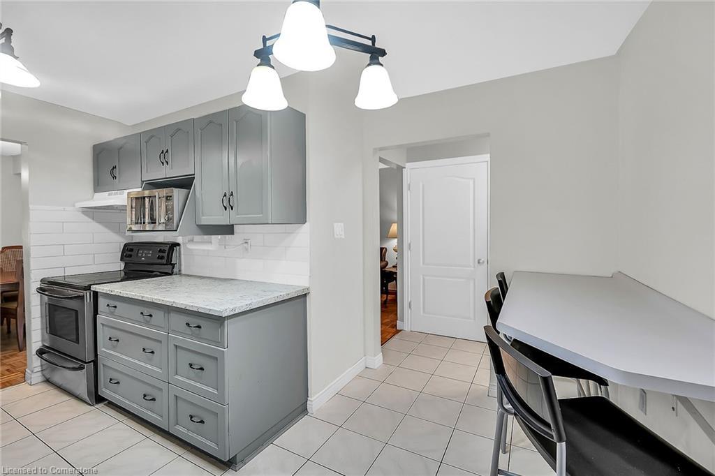 18-1460 Garth Street, Hamilton, ON - Indoor Photo Showing Kitchen