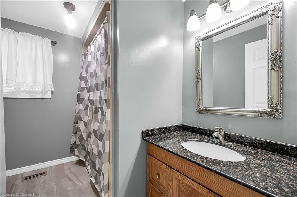 18-1460 Garth Street, Hamilton, ON - Indoor Photo Showing Bathroom