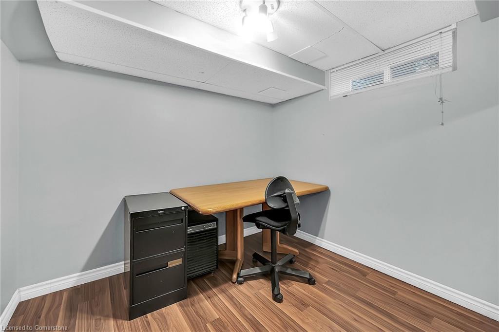 18-1460 Garth Street, Hamilton, ON - Indoor