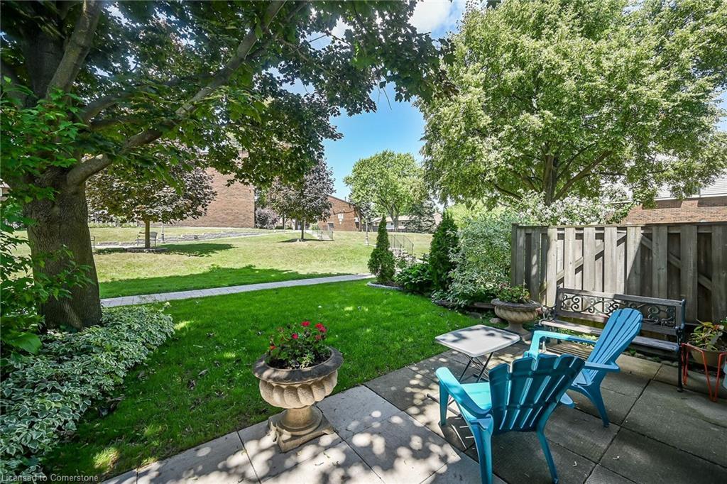 18-1460 Garth Street, Hamilton, ON - Outdoor