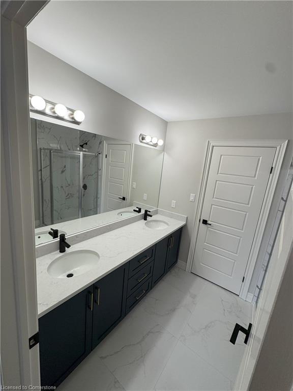 143 Klein Circle, Ancaster, ON - Indoor Photo Showing Bathroom