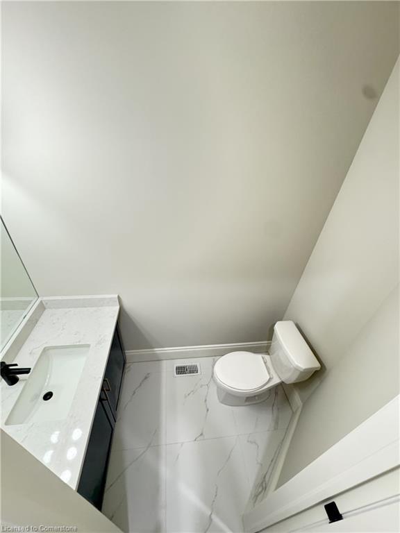 143 Klein Circle, Ancaster, ON - Indoor Photo Showing Bathroom
