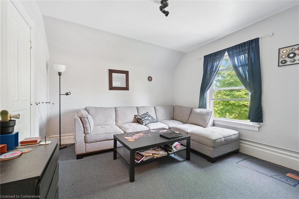 133 Joseph Street, Kitchener, ON - Indoor Photo Showing Living Room