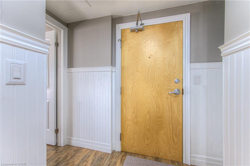 407-155 Water Street S, Cambridge, ON - Indoor Photo Showing Other Room
