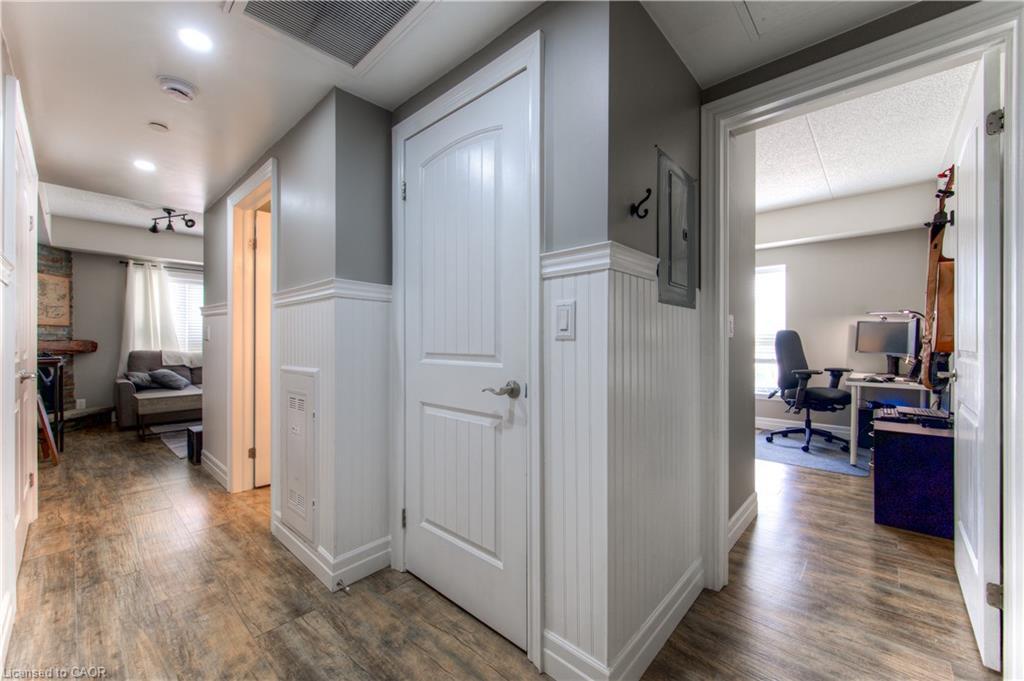 407-155 Water Street S, Cambridge, ON - Indoor Photo Showing Other Room