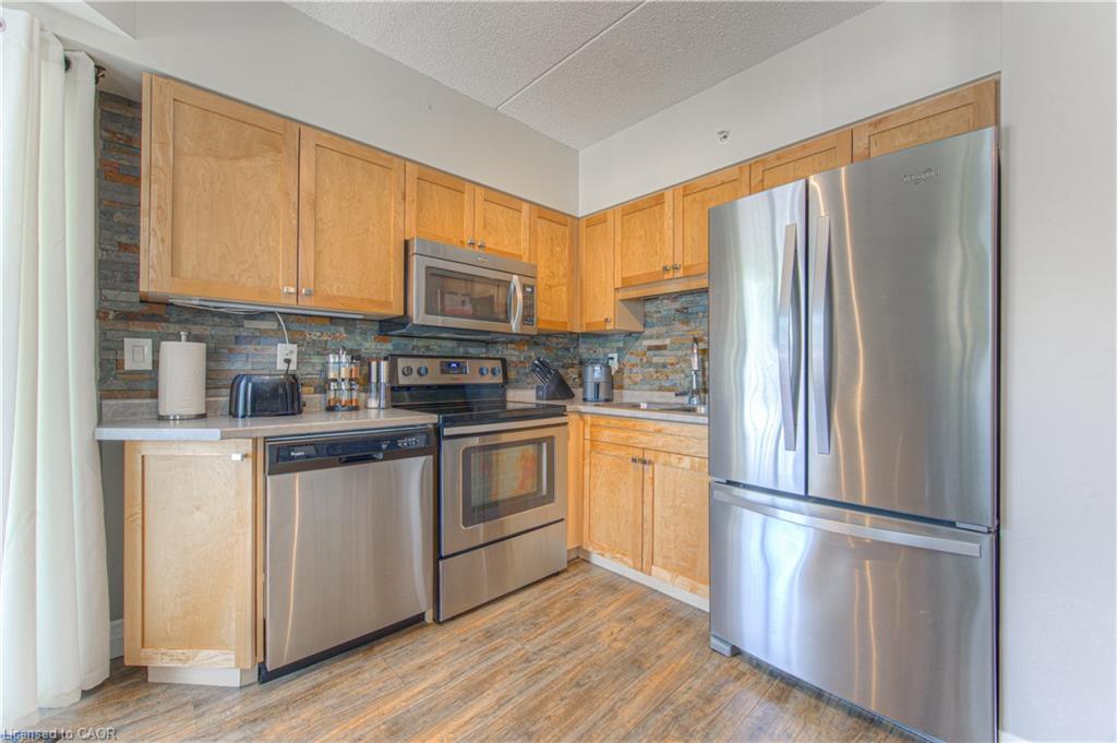 407-155 Water Street S, Cambridge, ON - Indoor Photo Showing Kitchen With Stainless Steel Kitchen