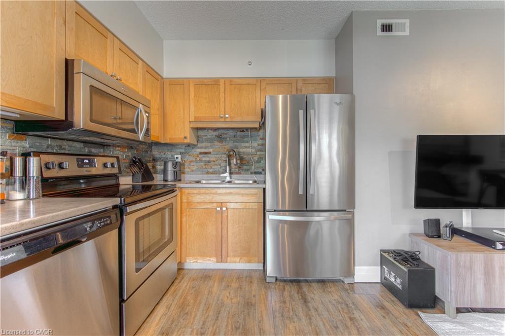407-155 Water Street S, Cambridge, ON - Indoor Photo Showing Kitchen With Stainless Steel Kitchen