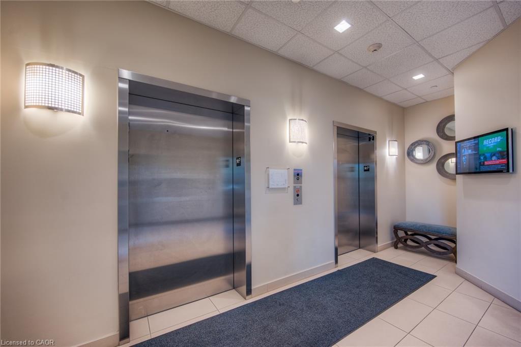 407-155 Water Street S, Cambridge, ON - Indoor Photo Showing Other Room