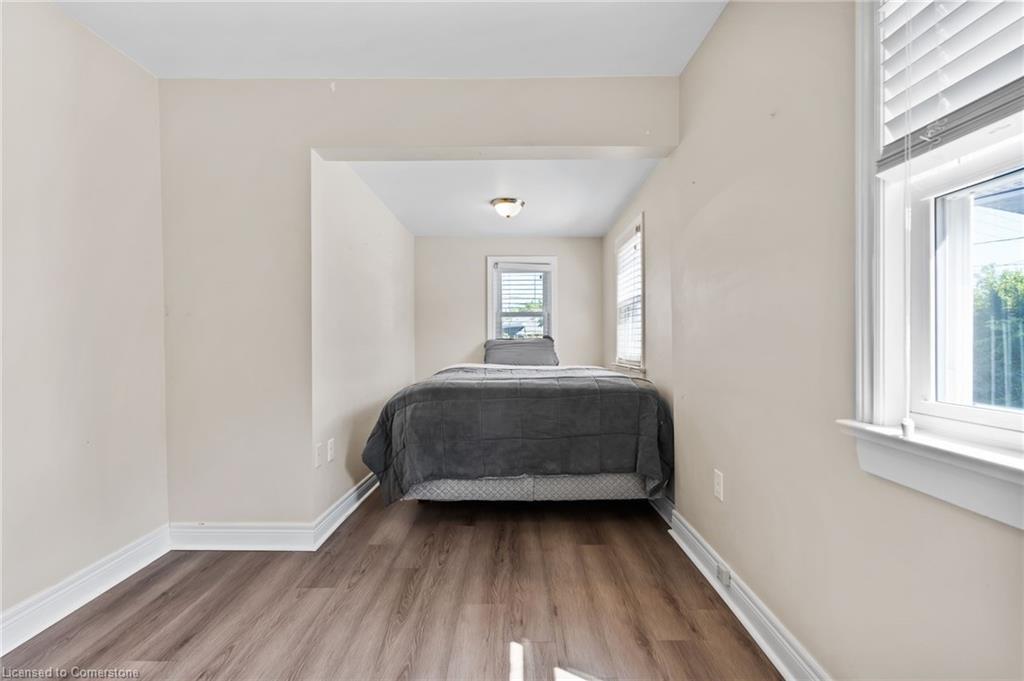 111 Rykert Street, St. Catharines, ON - Indoor Photo Showing Bedroom