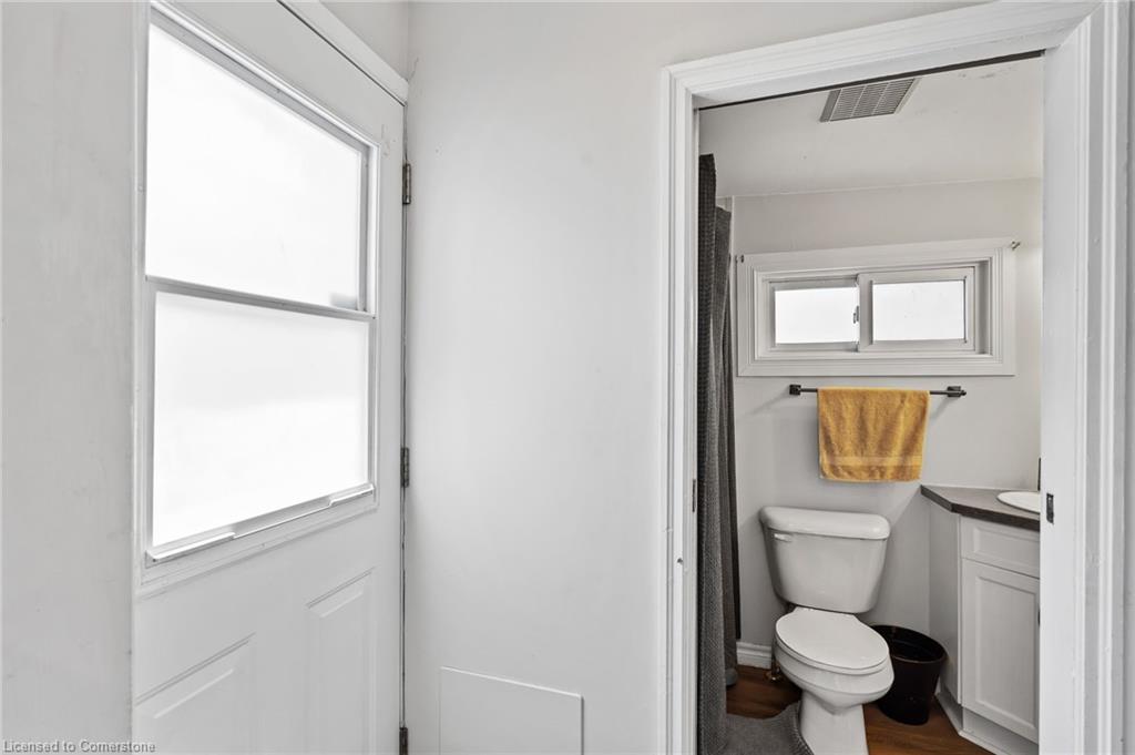 111 Rykert Street, St. Catharines, ON - Indoor Photo Showing Bathroom
