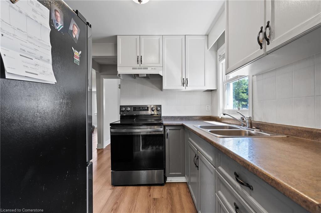 111 Rykert Street, St. Catharines, ON - Indoor Photo Showing Kitchen With Double Sink