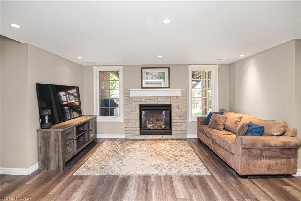 149 Dorchester Drive, Grimsby, ON - Indoor Photo Showing Living Room With Fireplace