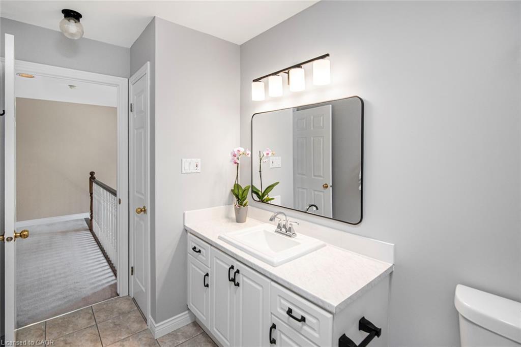149 Dorchester Drive, Grimsby, ON - Indoor Photo Showing Bathroom