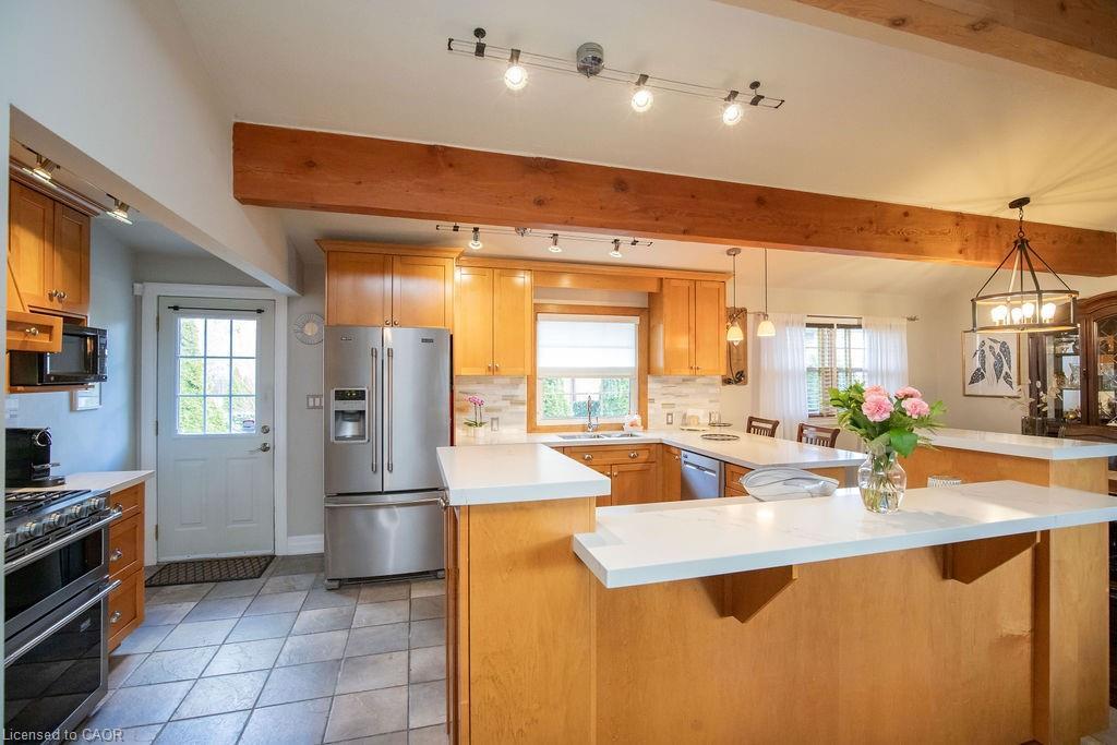 92 Auchmar Road, Hamilton, ON - Indoor Photo Showing Kitchen With Upgraded Kitchen