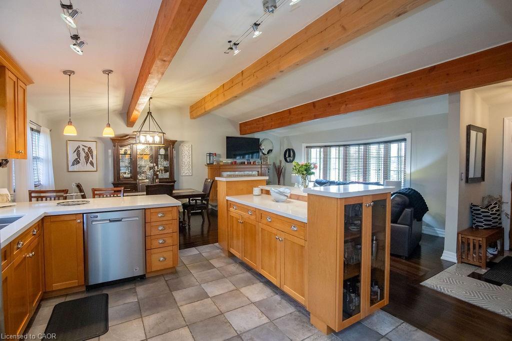 92 Auchmar Road, Hamilton, ON - Indoor Photo Showing Kitchen