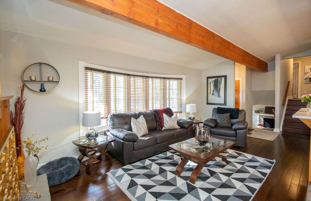 92 Auchmar Road, Hamilton, ON - Indoor Photo Showing Living Room