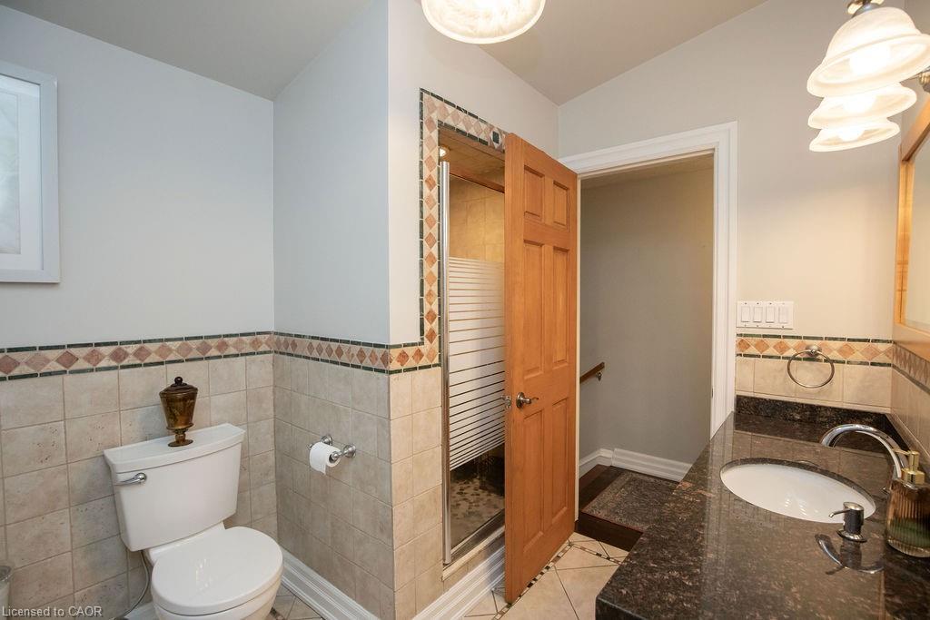 92 Auchmar Road, Hamilton, ON - Indoor Photo Showing Bathroom