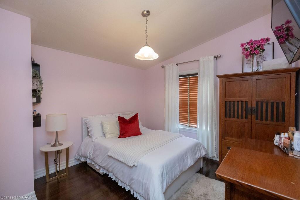 92 Auchmar Road, Hamilton, ON - Indoor Photo Showing Bedroom