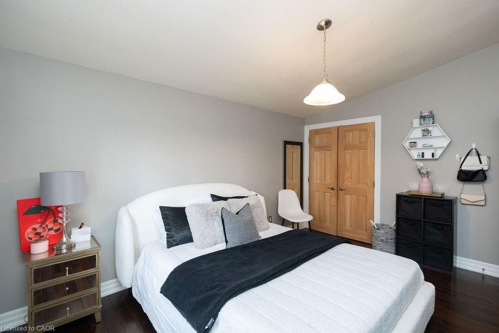 92 Auchmar Road, Hamilton, ON - Indoor Photo Showing Bedroom