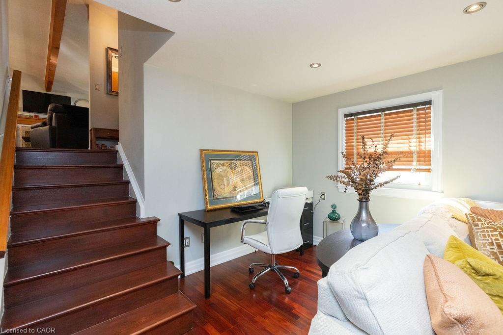 92 Auchmar Road, Hamilton, ON - Indoor Photo Showing Bedroom