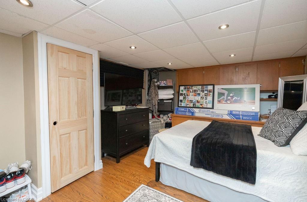 92 Auchmar Road, Hamilton, ON - Indoor Photo Showing Bedroom