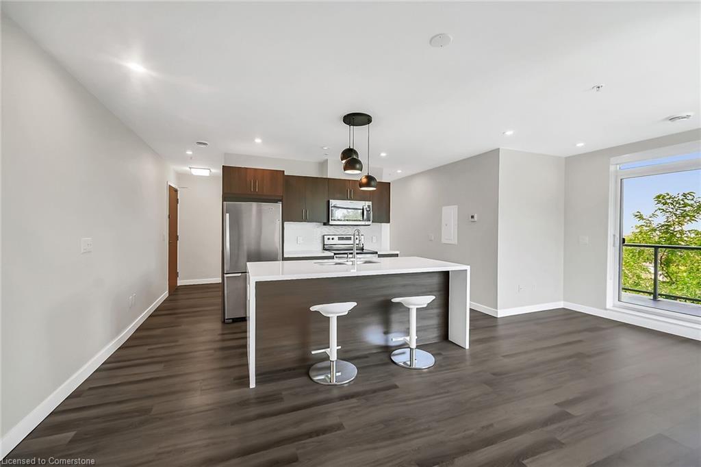 307-455 Charlton Avenue E, Hamilton, ON - Indoor Photo Showing Kitchen