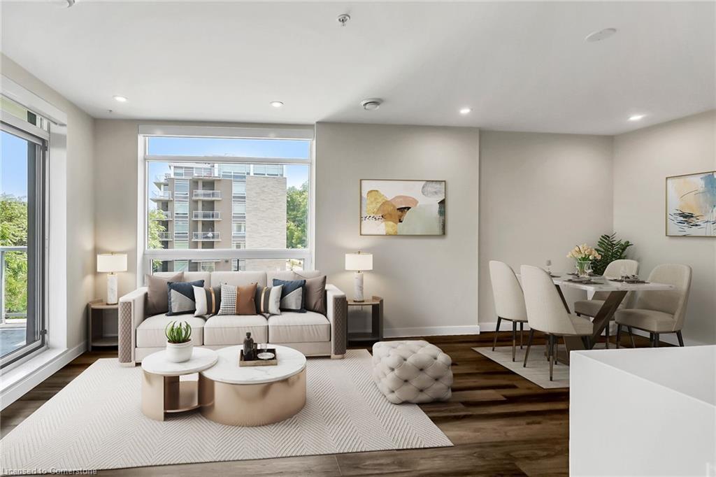 307-455 Charlton Avenue E, Hamilton, ON - Indoor Photo Showing Living Room