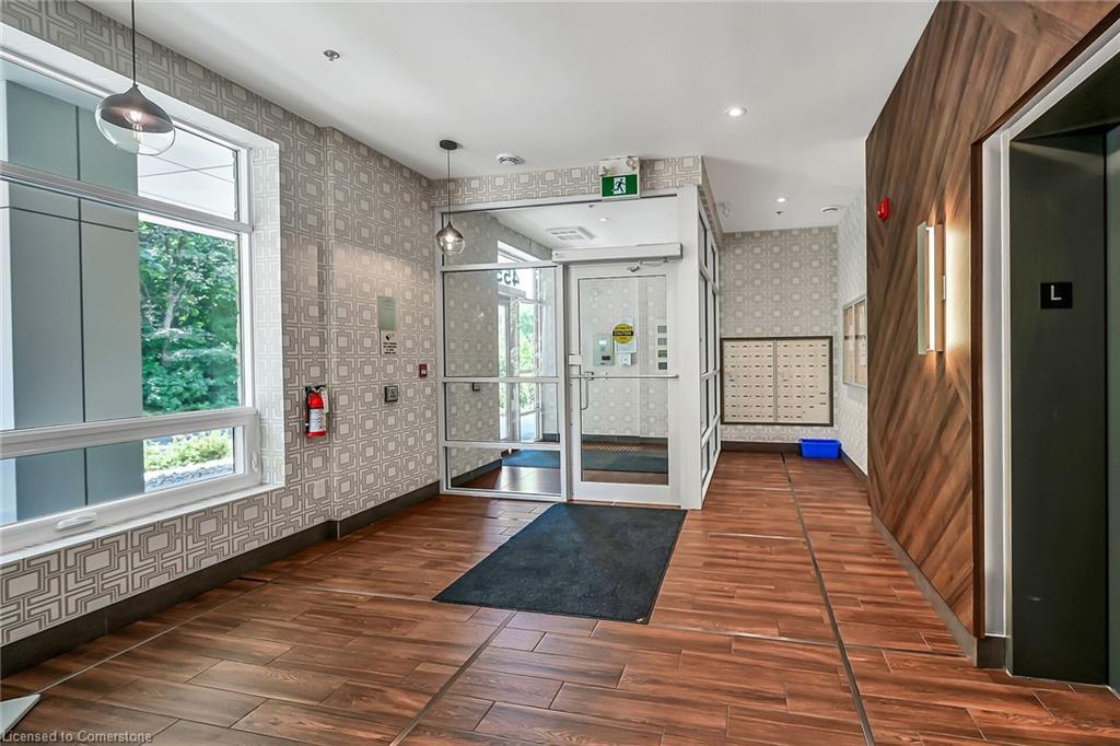 307-455 Charlton Avenue E, Hamilton, ON - Indoor Photo Showing Other Room