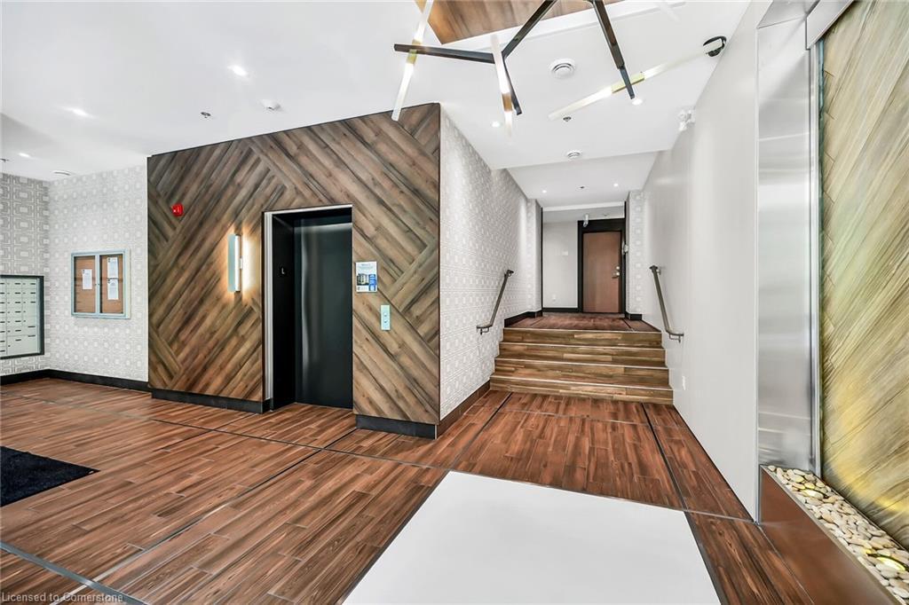 307-455 Charlton Avenue E, Hamilton, ON - Indoor Photo Showing Other Room