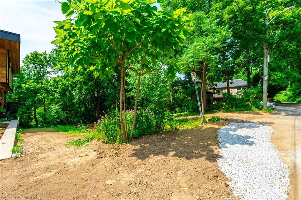 98 Alma Street, Dundas, ON