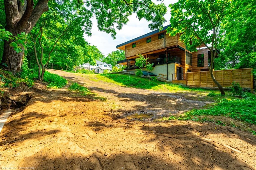 98 Alma Street, Dundas, ON