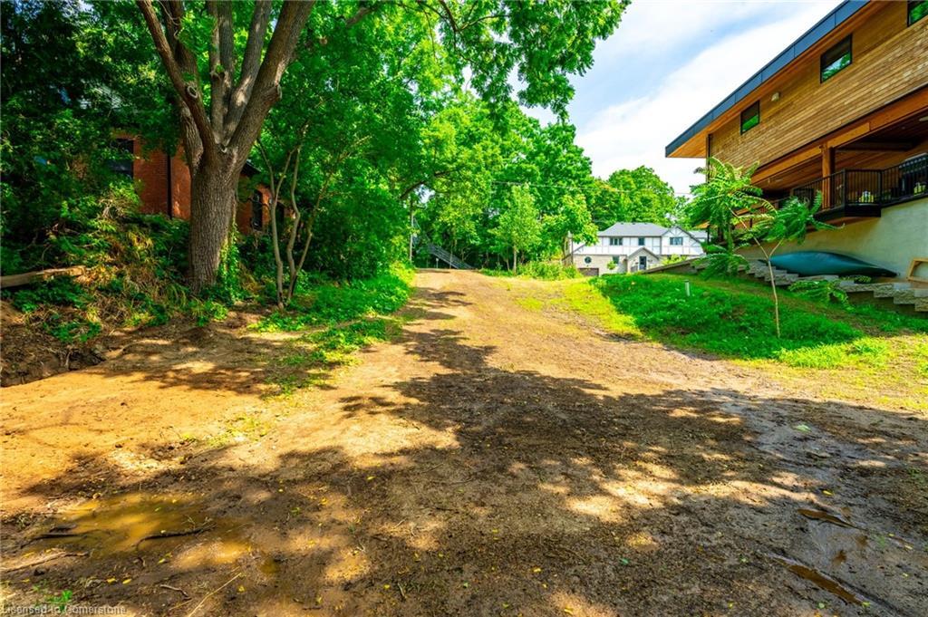 98 Alma Street, Dundas, ON