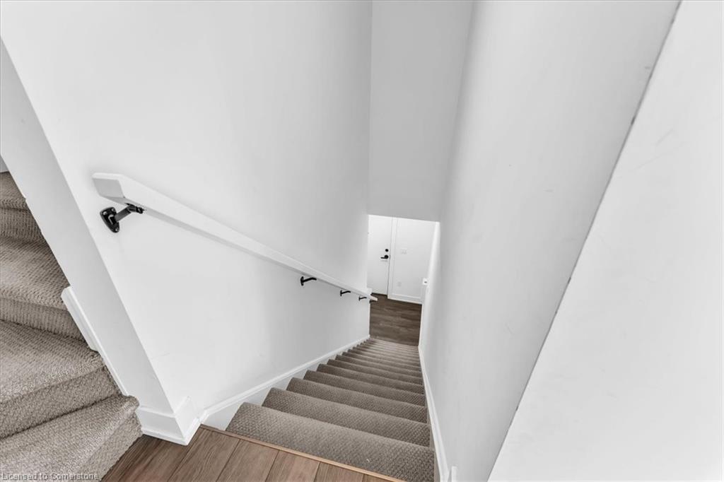 10-99 Roger Street, Waterloo, ON - Indoor Photo Showing Other Room