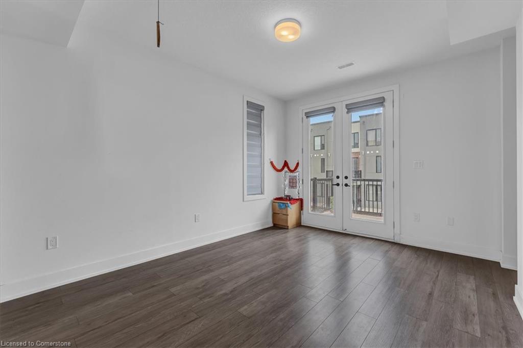 10-99 Roger Street, Waterloo, ON - Indoor Photo Showing Other Room