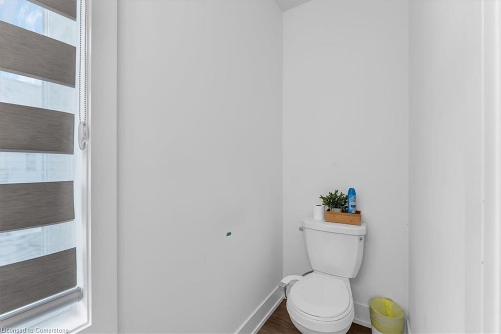 10-99 Roger Street, Waterloo, ON - Indoor Photo Showing Bathroom