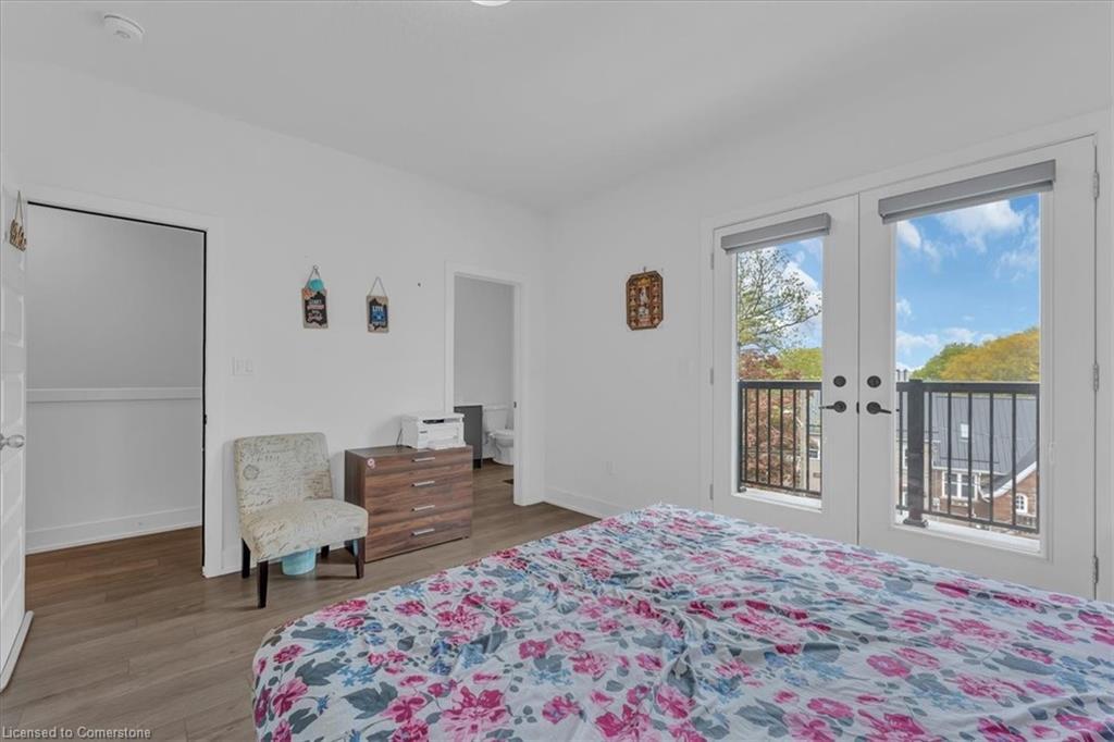 10-99 Roger Street, Waterloo, ON - Indoor Photo Showing Bedroom