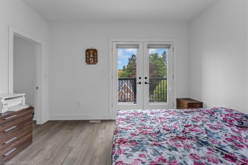 10-99 Roger Street, Waterloo, ON - Indoor Photo Showing Bedroom