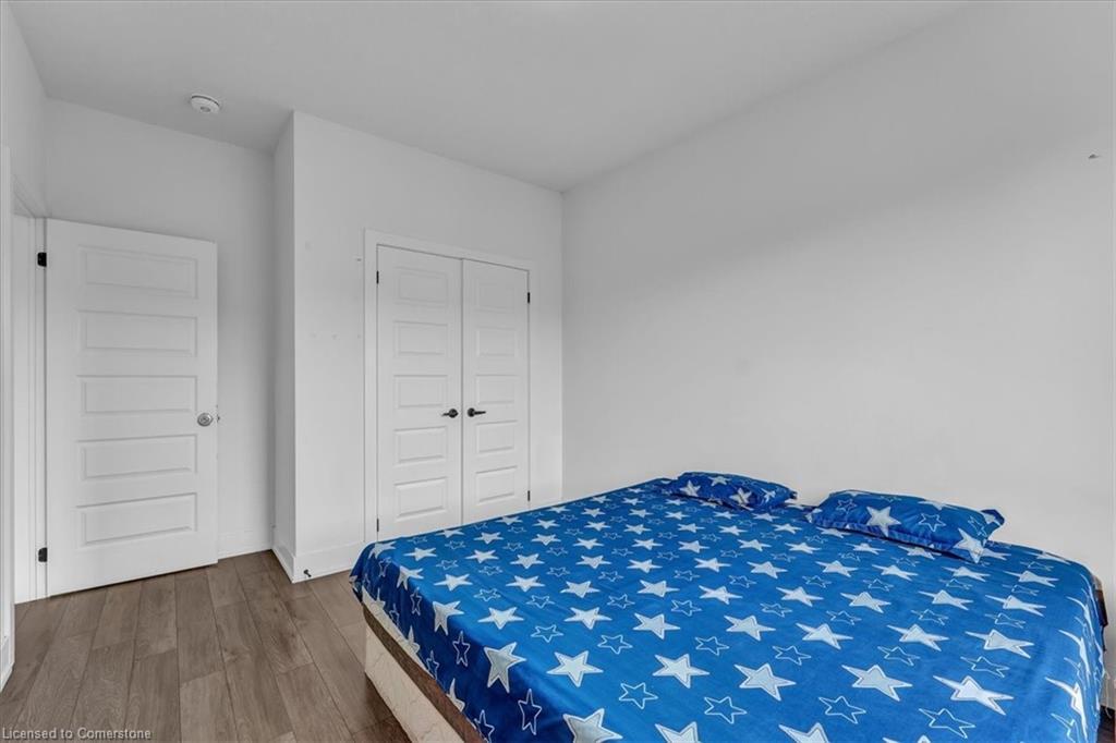 10-99 Roger Street, Waterloo, ON - Indoor Photo Showing Bedroom