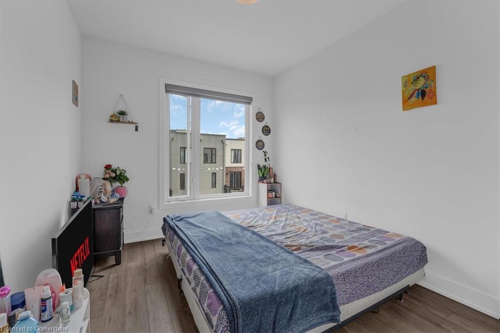 10-99 Roger Street, Waterloo, ON - Indoor Photo Showing Bedroom