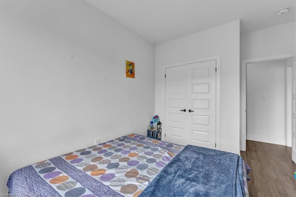 10-99 Roger Street, Waterloo, ON - Indoor Photo Showing Bedroom